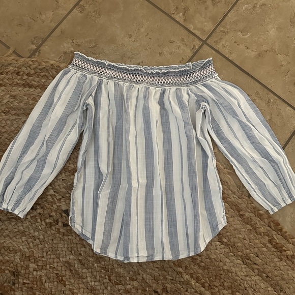 OFF SHOULDER BLOUSE - Picture 1 of 6